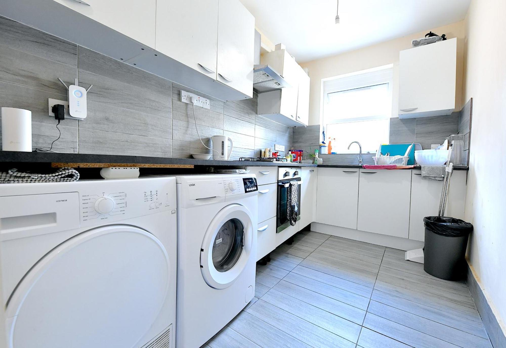 Flats Near Seven Sisters Londra